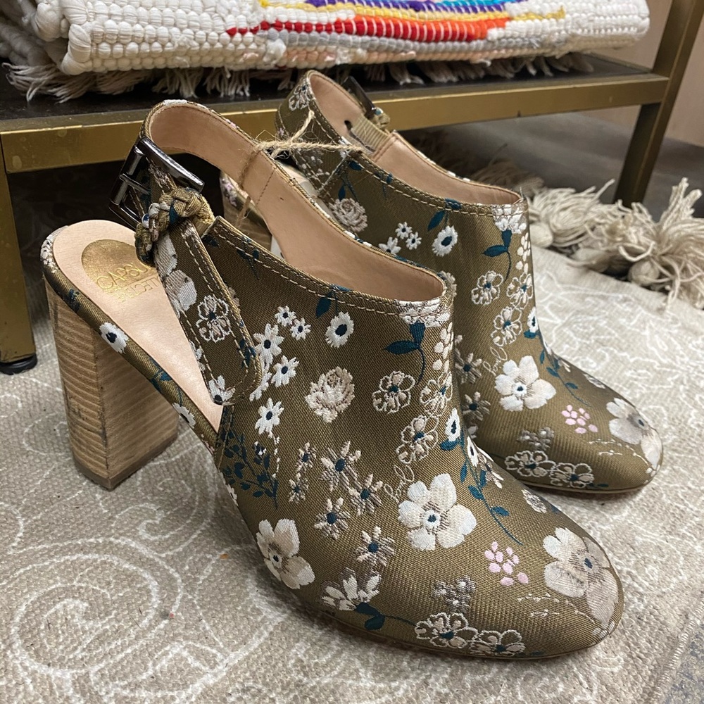 *SOLD* floral clogs